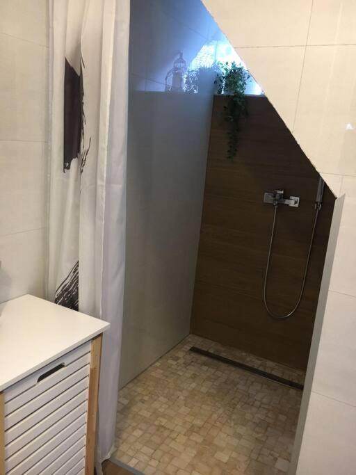 Cozy And Charming Apt. Sarajevo Appartement Buitenkant foto