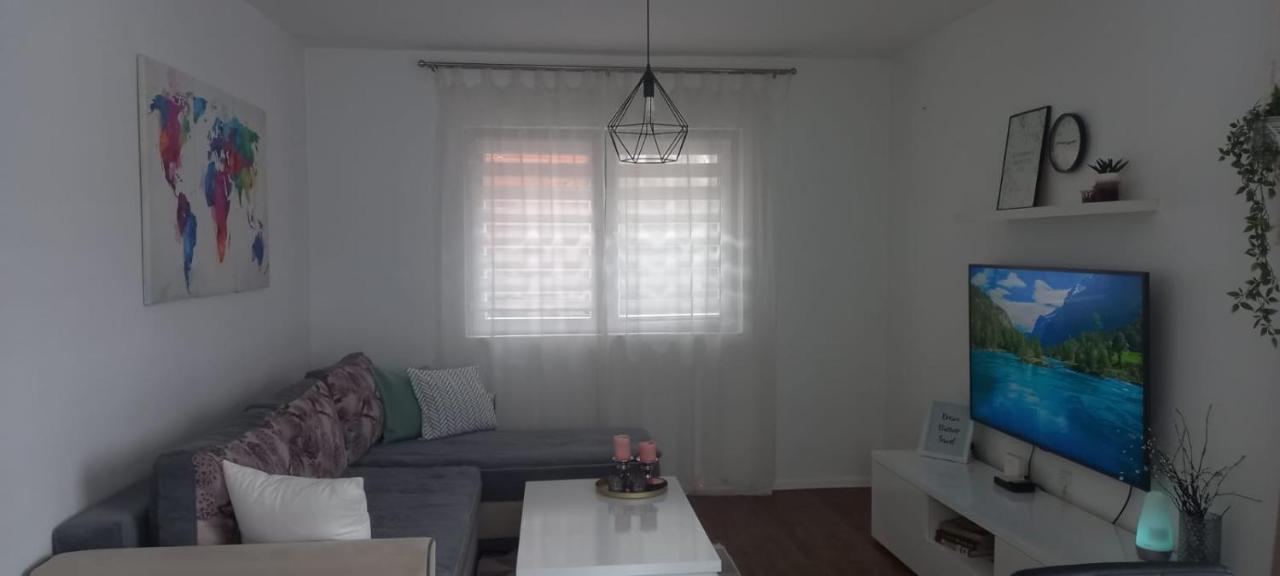 Cozy And Charming Apt. Sarajevo Appartement Buitenkant foto
