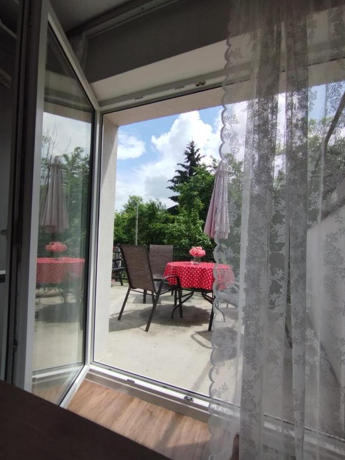 Cozy And Charming Apt. Sarajevo Appartement Buitenkant foto